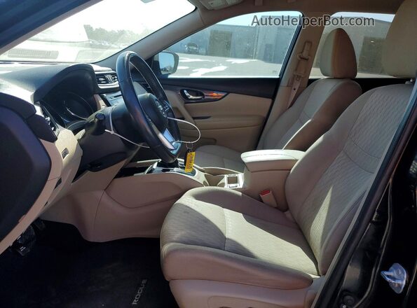 KNMAT2MV7HP584333 2017 NISSAN ROGUE Black Front interior view