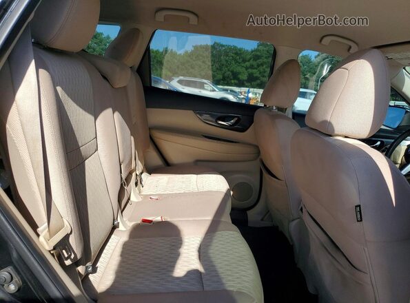 KNMAT2MV7HP584333 2017 NISSAN ROGUE Black Rear interior view