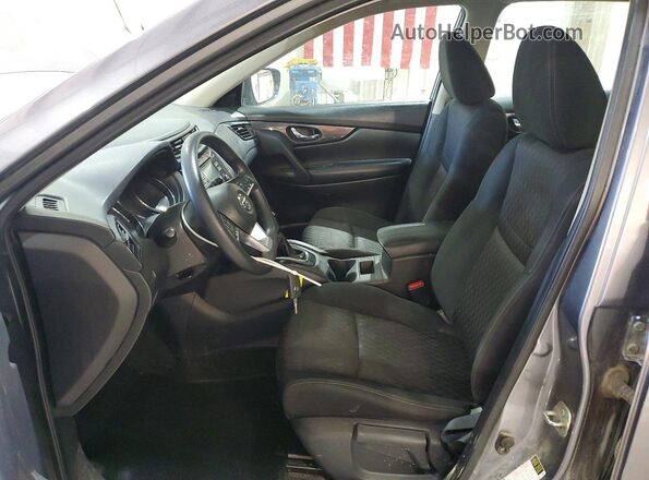 KNMAT2MV7HP613104 2017 NISSAN ROGUE Gray Front interior view