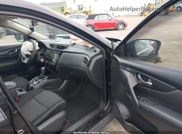 KNMAT2MV7JP505166 2018 NISSAN ROGUE Black Front interior view