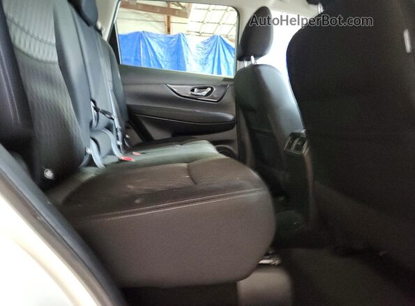 KNMAT2MV7JP562905 2018 NISSAN ROGUE White Rear interior view