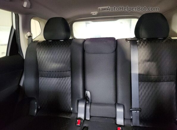 KNMAT2MV7JP562905 2018 NISSAN ROGUE White Rear seats view