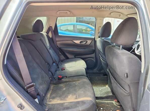 KNMAT2MV8GP600134 2016 NISSAN ROGUE Silver Вид задньої частини салону