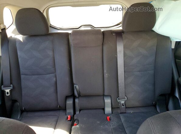 KNMAT2MV8GP614440 2016 NISSAN ROGUE Silver Вид задніх сидінь