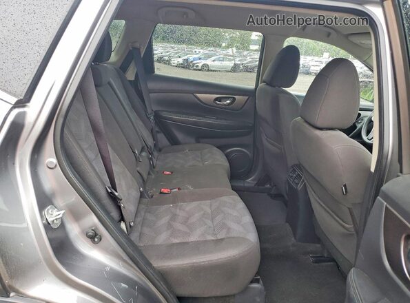 KNMAT2MV8GP648104 2016 NISSAN ROGUE Gray Widok wnętrza z tyłu