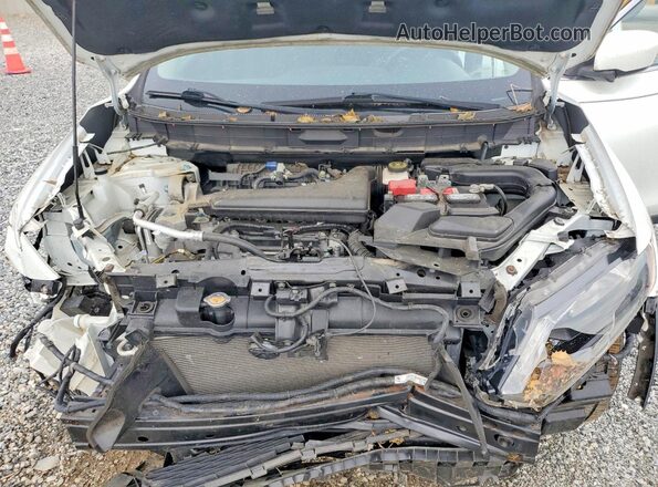 KNMAT2MV8GP723934 2016 NISSAN ROGUE White Vista del compartimento del motor