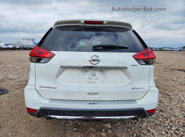 KNMAT2MV8HP528935 2017 NISSAN ROGUE Белый Вид сзади