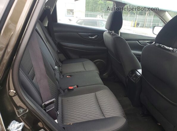 KNMAT2MV8HP573101 2017 NISSAN ROGUE Black Rear interior view