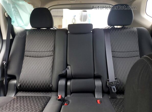KNMAT2MV8HP573101 2017 NISSAN ROGUE Black Rear seats view