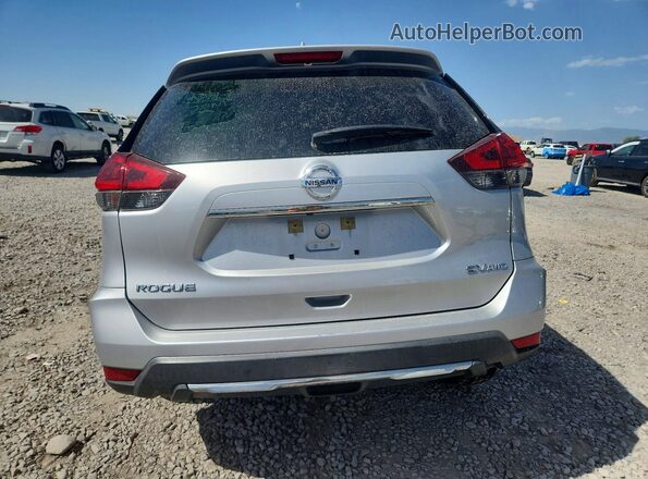 KNMAT2MV8JP530321 2018 NISSAN ROGUE Silver Հետևի տեսք