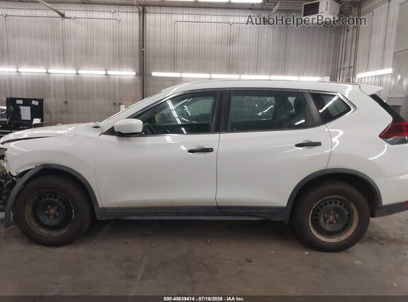 KNMAT2MV8JP570513 2018 NISSAN ROGUE White 360 interior view