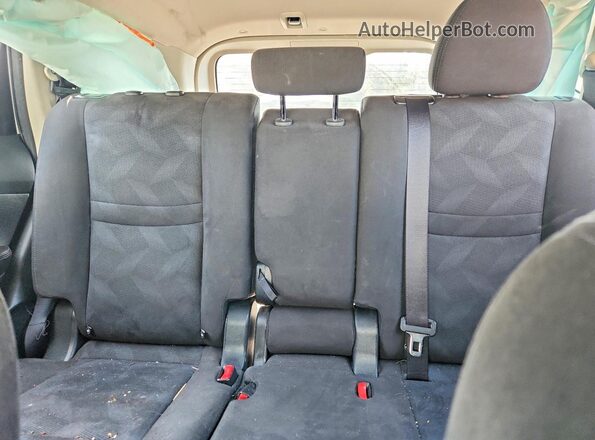 KNMAT2MV9GP594098 2016 NISSAN ROGUE White Rear seats view