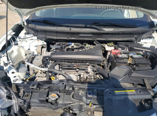 KNMAT2MV9HP510475 2017 NISSAN ROGUE White Вид задньої частини салону