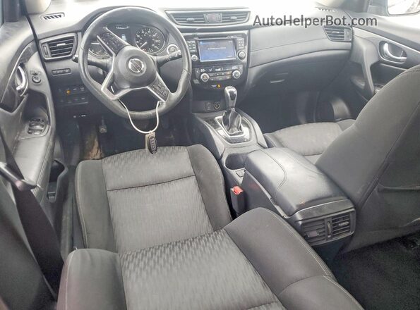 KNMAT2MV9HP512825 2017 NISSAN ROGUE Gray Dashboard view