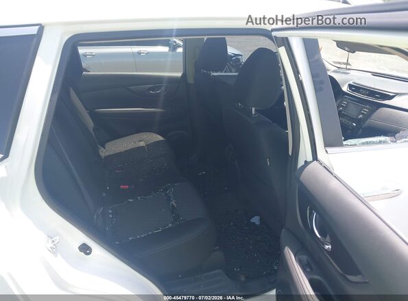 KNMAT2MV9HP552158 2017 NISSAN ROGUE White VIN կոդի պիտակի տեսք