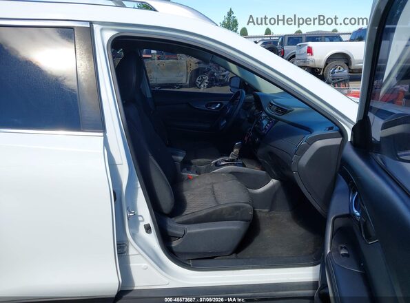 KNMAT2MV9HP571549 2017 NISSAN ROGUE White Вид салону спереду