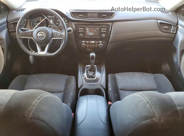 KNMAT2MV9HP578355 2017 NISSAN ROGUE White Вид панелі приладів