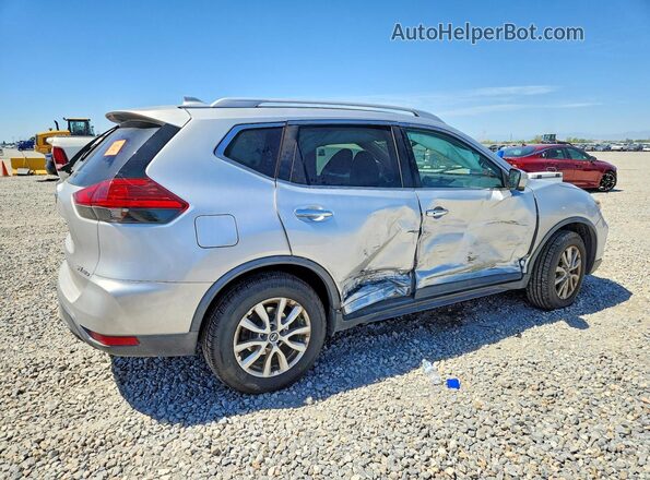 KNMAT2MV9HP598279 2017 NISSAN ROGUE Silver Trasero derecho