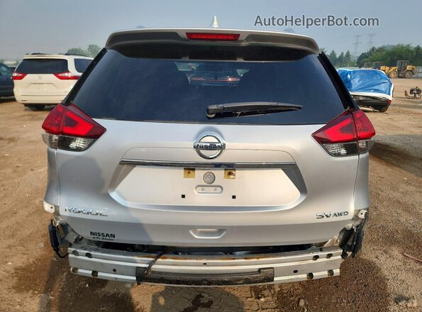 KNMAT2MV9JP536743 2018 NISSAN ROGUE Серебряный Вид сзади
