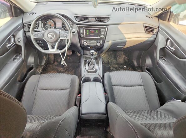 KNMAT2MV9JP536743 2018 NISSAN ROGUE Серебряный Вид панели приборов