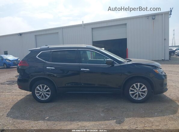 KNMAT2MV9JP559875 2018 NISSAN ROGUE Black უკანა სალონის ხედი