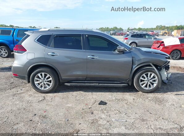 KNMAT2MV9JP591922 2018 NISSAN ROGUE Gray Սալոնի հետևի տեսք