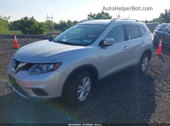 KNMAT2MVXGP599908 2016 NISSAN ROGUE Серебряный Передняя левая четверть