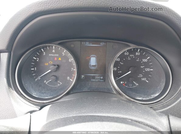 KNMAT2MVXHP533909 2017 NISSAN ROGUE Серебряный Вид задних сидений