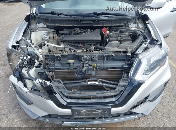 KNMAT2MVXHP533909 2017 NISSAN ROGUE Серебряный Вид сзади