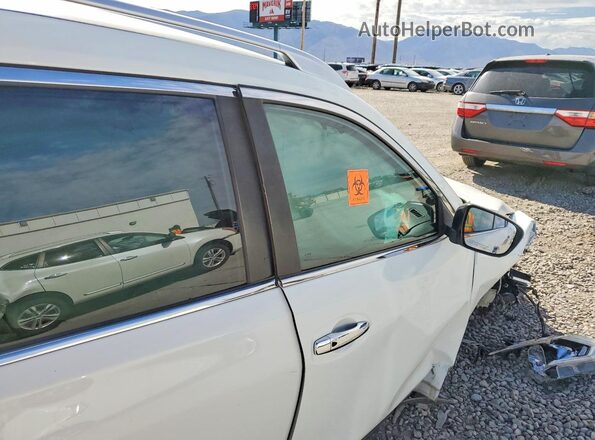 KNMAT2MVXHP554033 2017 NISSAN ROGUE White Vista de los asientos traseros