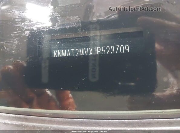 KNMAT2MVXJP523709 2018 NISSAN ROGUE Silver Vista del compartimento del motor