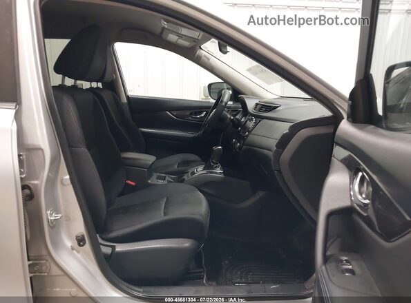 KNMAT2MVXJP523709 2018 NISSAN ROGUE Silver Vista interior delantera