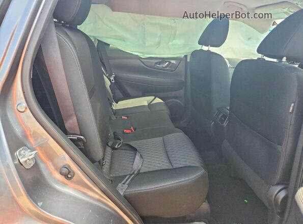 KNMAT2MVXJP567161 2018 NISSAN ROGUE Gray Vista de los asientos traseros