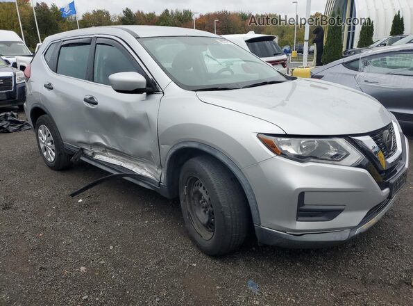 KNMAT2MVXJP568231 2018 NISSAN ROGUE Silver Delantero derecho