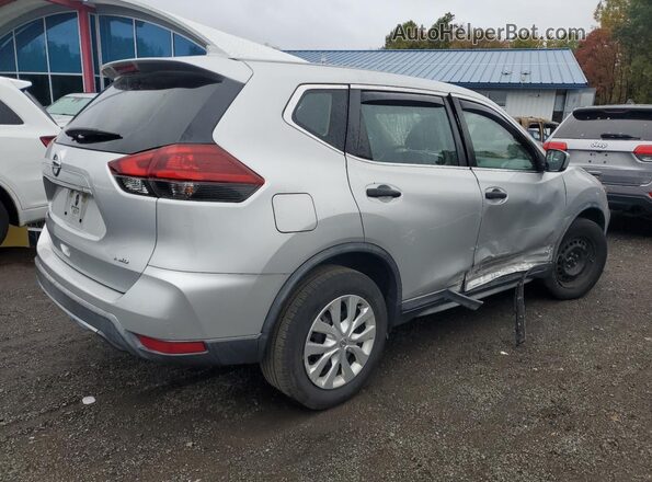 KNMAT2MVXJP568231 2018 NISSAN ROGUE Silver Trasero derecho