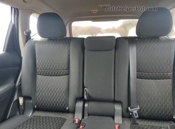 KNMAT2MVXJP568231 2018 NISSAN ROGUE Silver Vista de los asientos traseros