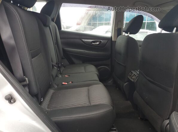 KNMAT2MVXJP568231 2018 NISSAN ROGUE Silver Vista interior trasera