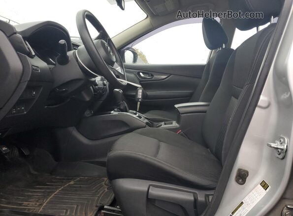 KNMAT2MVXJP568231 2018 NISSAN ROGUE Silver Vista interior delantera