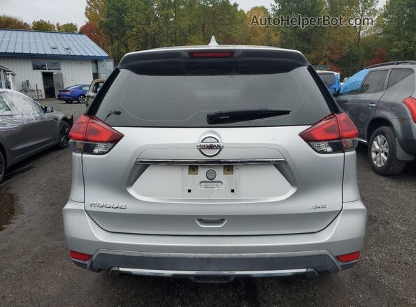 KNMAT2MVXJP568231 2018 NISSAN ROGUE Silver Vista trasera
