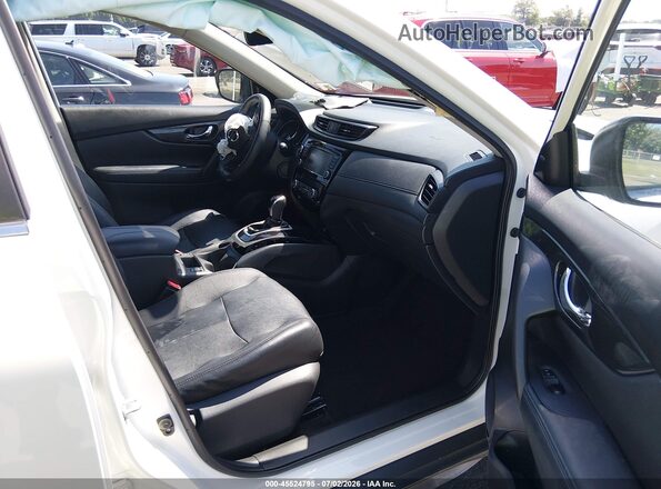 KNMAT2MVXJP582663 2018 NISSAN ROGUE White Սալոնի դիմացի տեսք