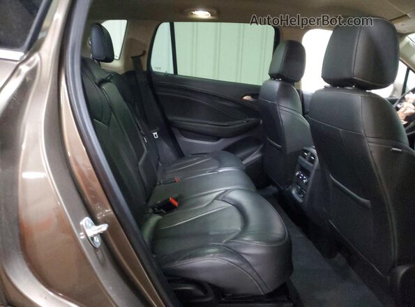 LRBFX1SA3JD008300 2018 BUICK ENVISION Tan უკანა სალონის ხედი