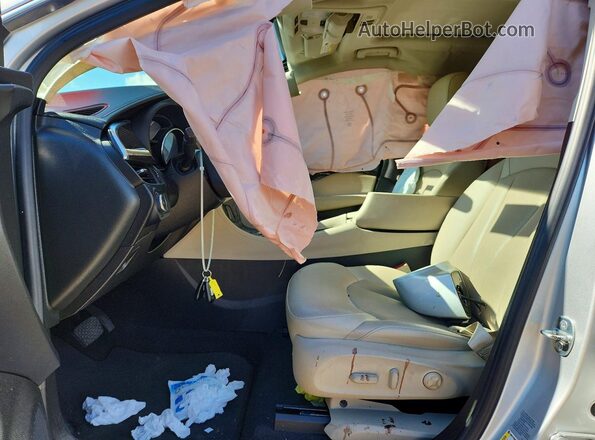 LRBFX2SA8KD010891 2019 BUICK ENVISION Silver Вид салону спереду