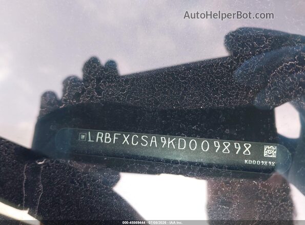 LRBFXCSA9KD009898 2019 BUICK ENVISION White Vista del compartimento del motor