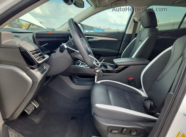 LRBFZLE44SD017164 2025 BUICK ENVISION White წინა სალონის ხედი