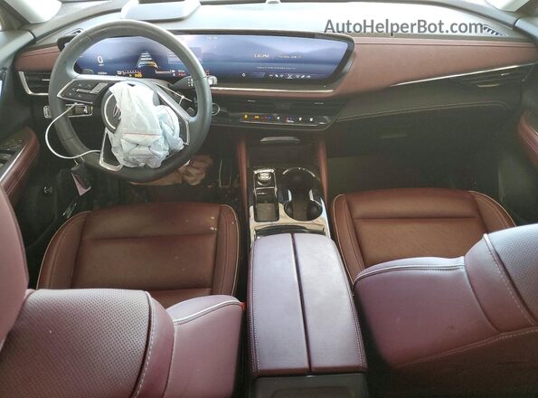 LRBFZLE48SD060518 2025 BUICK ENVISION White Vista del salpicadero