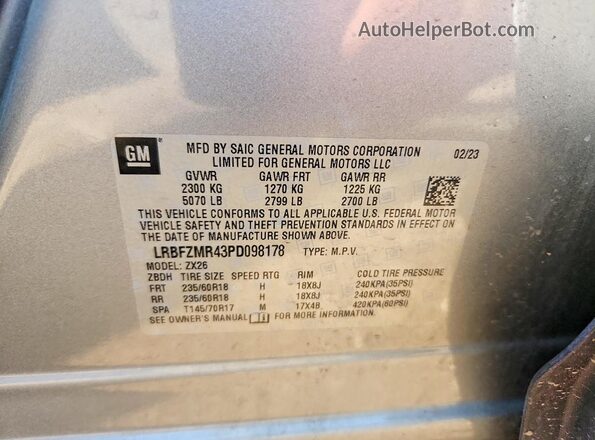 LRBFZMR43PD098178 2023 BUICK ENVISION Silver Widok naklejki z numerem VIN