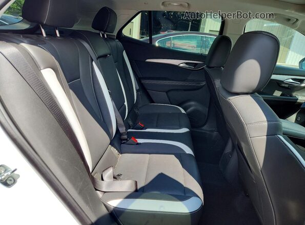 LRBFZPE41RD051550 2024 BUICK ENVISION White უკანა სალონის ხედი