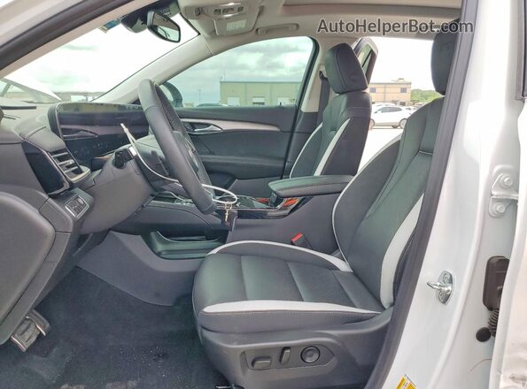 LRBFZPE43RD042817 2024 BUICK ENVISION White Вид салону спереду