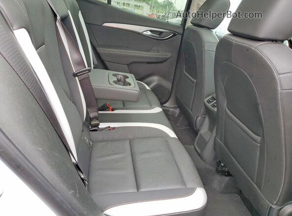LRBFZME49RD013725 2024 BUICK ENVISION White Widok wnętrza z tyłu