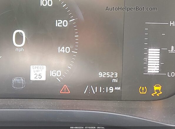 LYV102RK0KB201441 2019 VOLVO XC60 White 